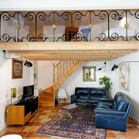 La Chapelle Du Domaine De Choisy Holiday home Abzac (Gironde)